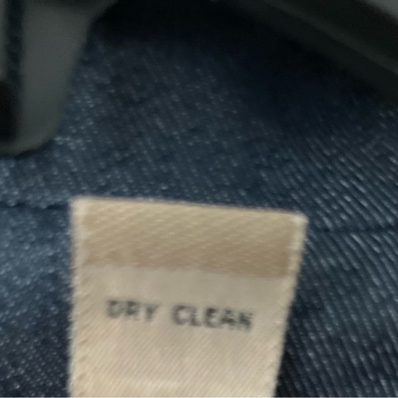 I.e. Woman’s Size 20W Denim Blue Blazer with white whipped Stitching. - Picture 5 of 13